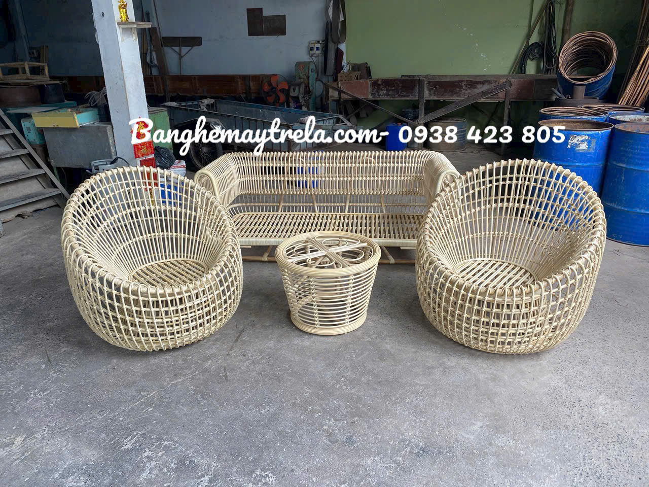 Bàn ghế sofa trứng mây tre đan